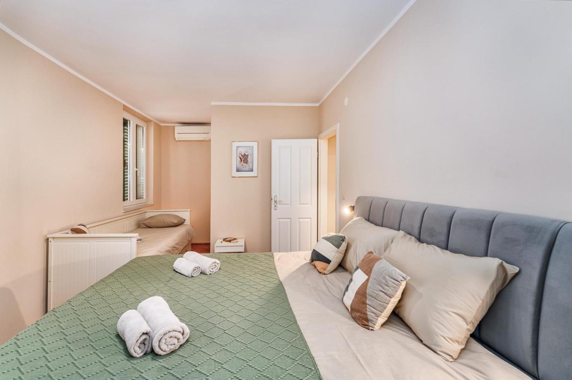 Samm Apartments Šibenik Екстериор снимка